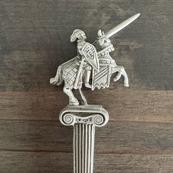 Vintage Excalibur Hotel Casino Las Vegas Souvenir Collector’s Spoon Pewter 1990s - Picture 2 of 8